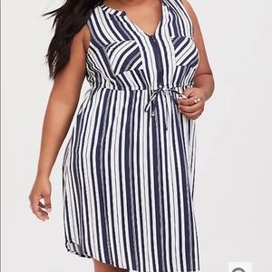 Torrid size 3 Sleeveless Navy & White Striped Challis Dress with Pockets
